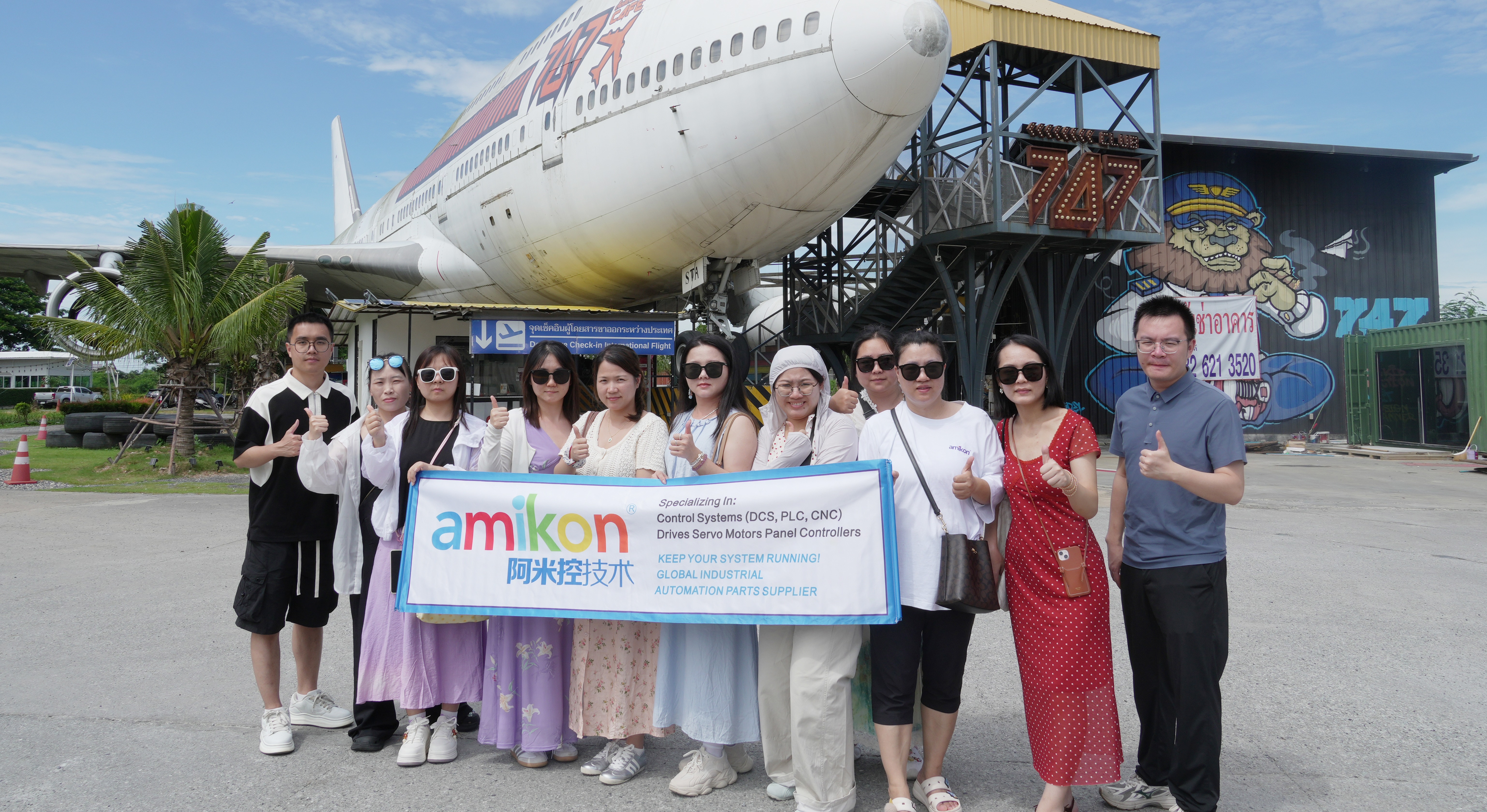 AMIKON multilingual sales and customer support team