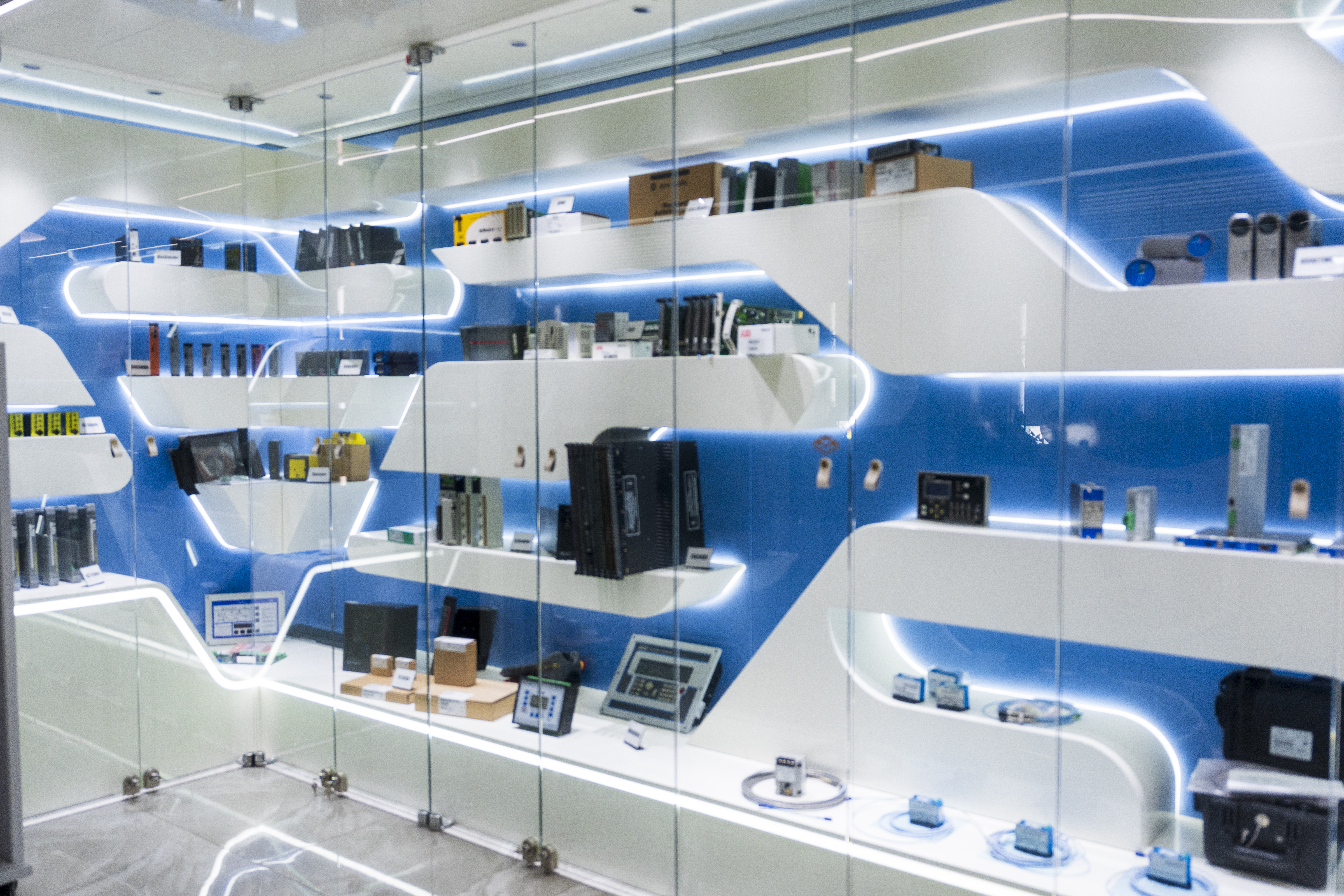 AMIKON warehouse
